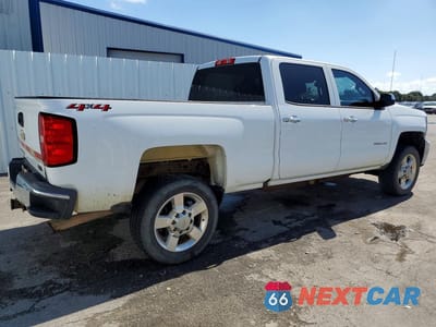 Trzecie zdjęcie samochodu z tyłu: 2018 CHEVROLET SILVERADO K2500 HEAVY DUTY VIN:1GC1KUEG5JF202312 - miniatura