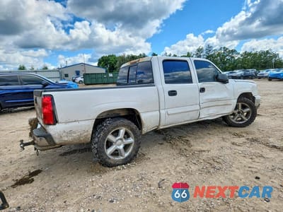 Trzecie zdjęcie samochodu z tyłu: 2005 CHEVROLET SILVERADO C1500 VIN:2GCEC13TX51206592 - miniatura
