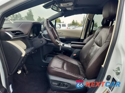 Zdjęcie 7 z 12 samochodu: 2023 TOYOTA SIENNA PLATINUM 7-PASSENGER VIN:5TDERKEC8PS165571 - miniatura