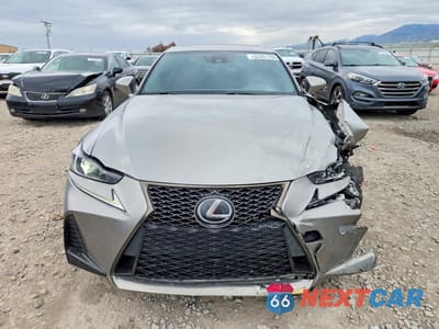 Piąte zdjęcie samochodu w środku: 2017 LEXUS IS 200T VIN:JTHBA1D27H5047773 - miniatura