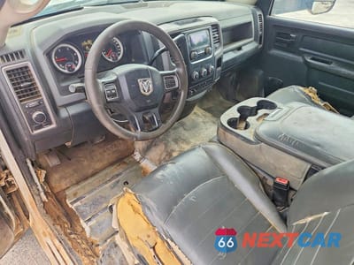 Zdjęcie 8 z 12 samochodu: 2014 RAM 5500 BOX TRUCK VIN:3C7WRMDL4EG204902 - miniatura