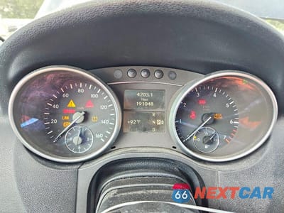 Zdjęcie 9 z 13 samochodu: 2009 MERCEDES-BENZ ML 550 VIN:4JGBB72E29A454239 - miniatura