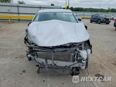 Piąte zdjęcie samochodu w środku: 2019 CHEVROLET EQUINOX LT VIN:3GNAXKEV9KS599466 - miniatura