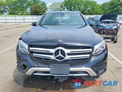 Piąte zdjęcie samochodu w środku: 2019 MERCEDES-BENZ GLC 300 4MATIC VIN:WDC0G4KB2KF574255 - miniatura