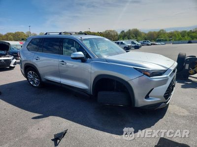 Czwarte zdjęcie samochodu z boku: 2024 TOYOTA GRAND HIGHLANDER PLATINUM VIN:5TDAAAB58RS027845 - miniatura