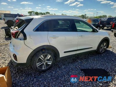 Trzecie zdjęcie samochodu z tyłu: 2020 KIA NIRO LXS VIN:KNDCB3LC9L5400502 - miniatura