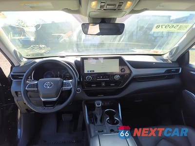 Zdjęcie 9 z 14 samochodu: 2023 TOYOTA HIGHLANDER HYBRID VIN:5TDYARAH2PS519034 - miniatura