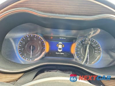 Zdjęcie 9 z 12 samochodu: 2015 CHRYSLER 200 C VIN:1C3CCCCBXFN668553 - miniatura