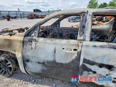 Zdjęcie 7 z 12 samochodu: 2018 CHEVROLET SUBURBAN K1500 LT VIN:1GNSKHKC5JR142437 - miniatura