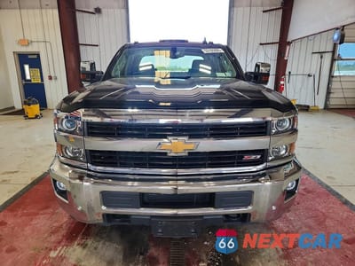 Piąte zdjęcie samochodu w środku: 2016 CHEVROLET SILVERADO K2500 HEAVY DUTY LTZ VIN:1GC1KWEG0GF278900 - miniatura