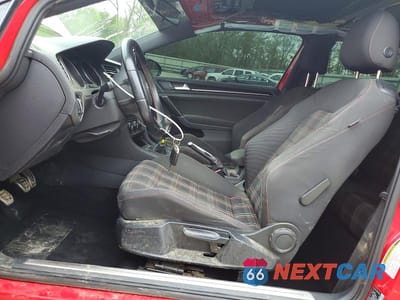 Zdjęcie 7 z 13 samochodu: 2015 VOLKSWAGEN GTI VIN:3VWYT7AU1FM057329 - miniatura