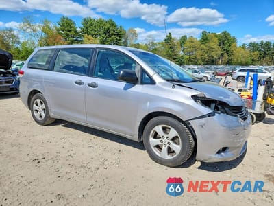 Czwarte zdjęcie samochodu z boku: 2011 TOYOTA SIENNA BASE 7-PASSENGER VIN:5TDZK3DC1BS029353 - miniatura
