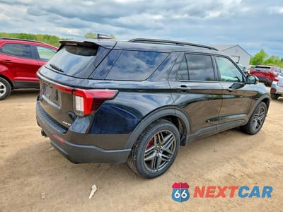 Trzecie zdjęcie samochodu z tyłu: 2025 FORD EXPLORER ST-LINE VIN:1FMUK8KH9SGB51230 - miniatura