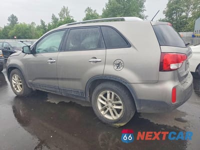 Drugie zdjęcie samochodu z przodu: 2015 KIA SORENTO LX VIN:5XYKTCA69FG631868 - miniatura