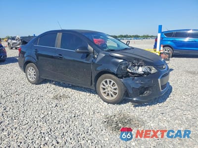 Czwarte zdjęcie samochodu z boku: 2017 CHEVROLET SONIC LT VIN:1G1JD5SH2H4122574 - miniatura