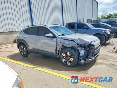 Czwarte zdjęcie samochodu z boku: 2025 HYUNDAI KONA SEL VIN:KM8HB3AB3SU212669 - miniatura
