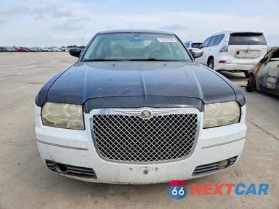 Piąte zdjęcie samochodu w środku: 2010 CHRYSLER 300 TOURING VIN:2C3CA1CV6AH285019 - miniatura
