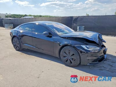 Czwarte zdjęcie samochodu z boku: 2021 TESLA MODEL S VIN:5YJSA1E50MF439240 - miniatura