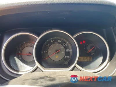 Zdjęcie 9 z 12 samochodu: 2009 NISSAN VERSA VIN:3N1BC13E79L371270 - miniatura