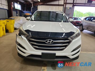 Piąte zdjęcie samochodu w środku: 2016 HYUNDAI TUCSON SPORT VIN:KM8J3CA21GU052040 - miniatura