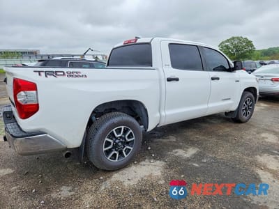 Trzecie zdjęcie samochodu z tyłu: 2020 TOYOTA TUNDRA CREWMAX SR5 VIN:5TFEY5F19LX258198 - miniatura
