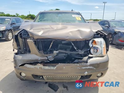 Piąte zdjęcie samochodu w środku: 2014 GMC YUKON XL DENALI VIN:1GKS2MEF7ER239480 - miniatura