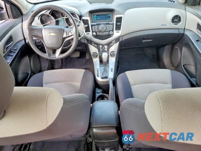 Zdjęcie 8 z 12 samochodu: 2013 CHEVROLET CRUZE LS VIN:1G1PA5SH4D7152204 - miniatura