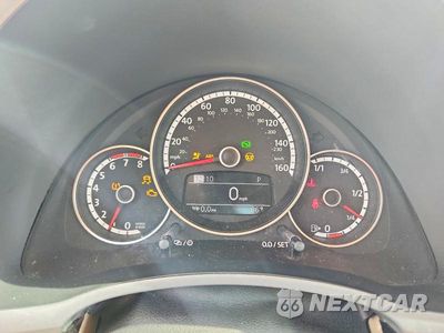Zdjęcie 9 z 12 samochodu: 2014 VOLKSWAGEN BEETLE VIN:3VWJ17AT6EM662444 - miniatura