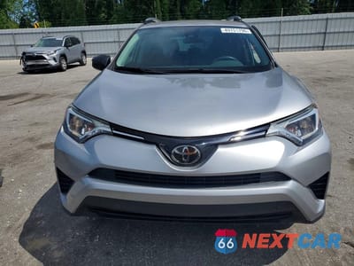 Piąte zdjęcie samochodu w środku: 2018 TOYOTA RAV4 LE VIN:JTMZFREV7JD127319 - miniatura