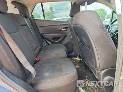 Zdjęcie 10 z 12 samochodu: 2020 CHEVROLET TRAX LS VIN:3GNCJKSB6LL170673 - miniatura