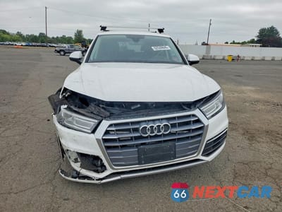 Piąte zdjęcie samochodu w środku: 2019 AUDI Q5 PREMIUM VIN:WA1ANAFY4K2132110 - miniatura