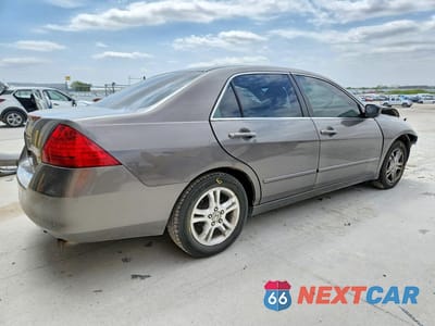 Trzecie zdjęcie samochodu z tyłu: 2006 HONDA ACCORD EX VIN:1HGCM567X6A167652 - miniatura