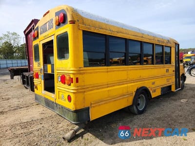 Czwarte zdjęcie samochodu z boku: 2010 CHEVROLET EXPRESS CU - SCHOOL BUS VIN:1GB9G5AL0A1176393 - miniatura