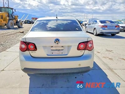 Zdjęcie 6 z 12 samochodu: 2010 VOLKSWAGEN JETTA S VIN:3VWJX7AJ6AM024993 - miniatura