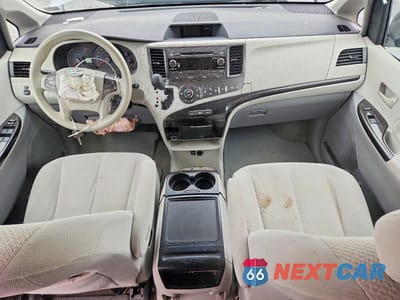 Zdjęcie 8 z 13 samochodu: 2013 TOYOTA SIENNA LE VIN:5TDKK3DCXDS390973 - miniatura