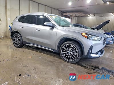 Czwarte zdjęcie samochodu z boku: 2025 BMW X1 XDRIVE28I VIN:WBX73EF04S5031609 - miniatura