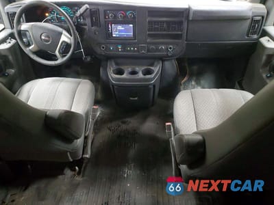 Zdjęcie 8 z 12 samochodu: 2015 GMC SAVANA G2500 VIN:1GTW7FCG2F1228571 - miniatura