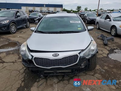 Piąte zdjęcie samochodu w środku: 2014 KIA FORTE LX VIN:KNAFX4A66E5063322 - miniatura