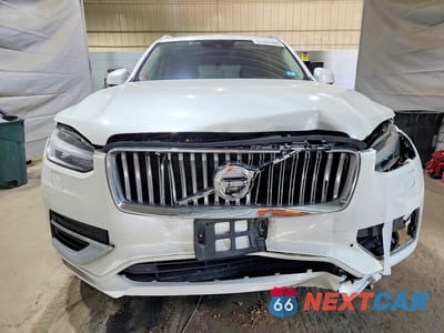 Piąte zdjęcie samochodu w środku: 2022 VOLVO XC90 T6 INSCRIPTION VIN:YV4A22PL7N1825963 - miniatura