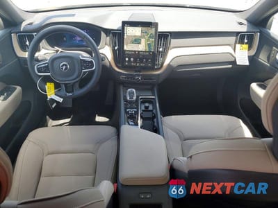 Zdjęcie 8 z 13 samochodu: 2026 VOLVO XC60 PLUS VIN:YV4M12RC1T1367220 - miniatura