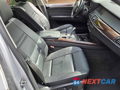 Piąte zdjęcie samochodu w środku: 2011 BMW X5 XDRIVE35I VIN:5UXZV4C50BL410739 - miniatura