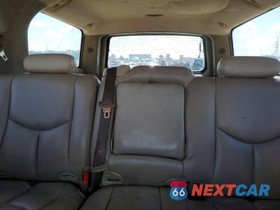 Zdjęcie 10 z 13 samochodu: 2005 GMC YUKON XL K1500 VIN:1GKFK16Z15J115566 - miniatura