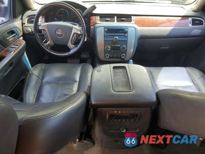 Zdjęcie 8 z 13 samochodu: 2009 GMC YUKON XL C1500 SLE VIN:1GKFC26009R201107 - miniatura
