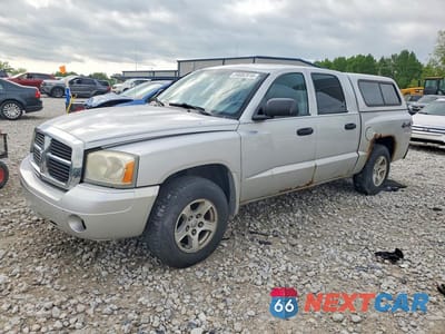 2007 DODGE DAKOTA QUAD SLT 1D7HW48K27S128744 - główne zdjęcie licytacji z USA - miniatura