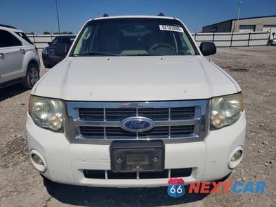 Piąte zdjęcie samochodu w środku: 2011 FORD ESCAPE XLT VIN:1FMCU0D73BKB74771 - miniatura