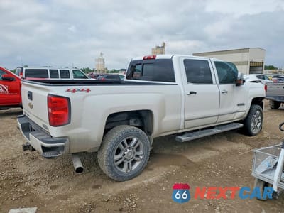 Trzecie zdjęcie samochodu z tyłu: 2015 CHEVROLET SILVERADO K2500 HIGH COUNTRY VIN:1GC1KXE83FF502321 - miniatura