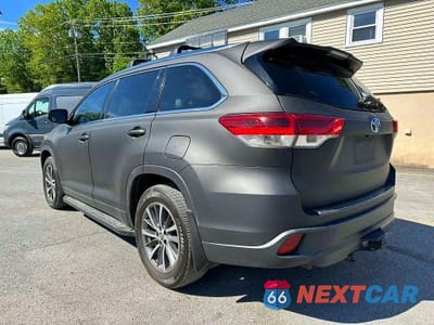 Drugie zdjęcie samochodu z przodu: 2019 TOYOTA HIGHLANDER HYBRID XLE VIN:5TDJGRFH7KS073819 - miniatura
