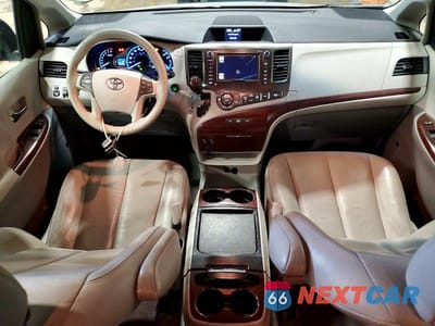 Zdjęcie 8 z 14 samochodu: 2011 TOYOTA SIENNA XLE 7-PASSENGER VIN:5TDDK3DC3BS010555 - miniatura