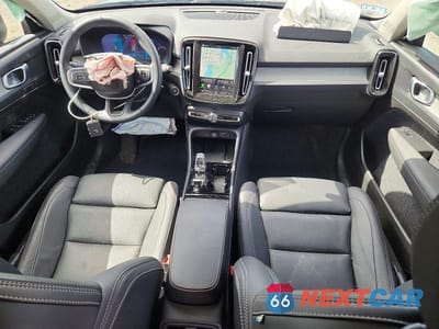 Zdjęcie 8 z 13 samochodu: 2025 VOLVO XC40 PLUS VIN:YV4L12UC7S2558863 - miniatura