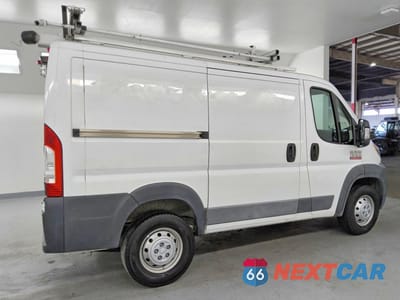 Trzecie zdjęcie samochodu z tyłu: 2017 RAM PROMASTER 1500 1500 STANDARD VIN:3C6TRVNG6HE543627 - miniatura
